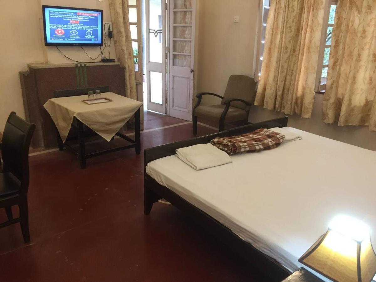 Hotel White House Dehradun Zewnętrze zdjęcie