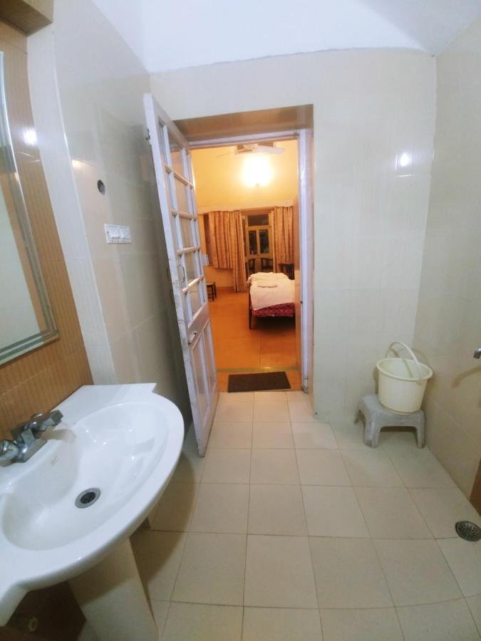 Hotel White House Dehradun Zewnętrze zdjęcie