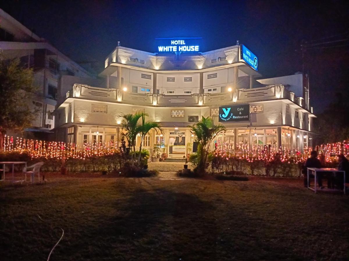 Hotel White House Dehradun Zewnętrze zdjęcie
