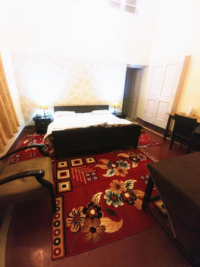 Hotel White House Dehradun Zewnętrze zdjęcie