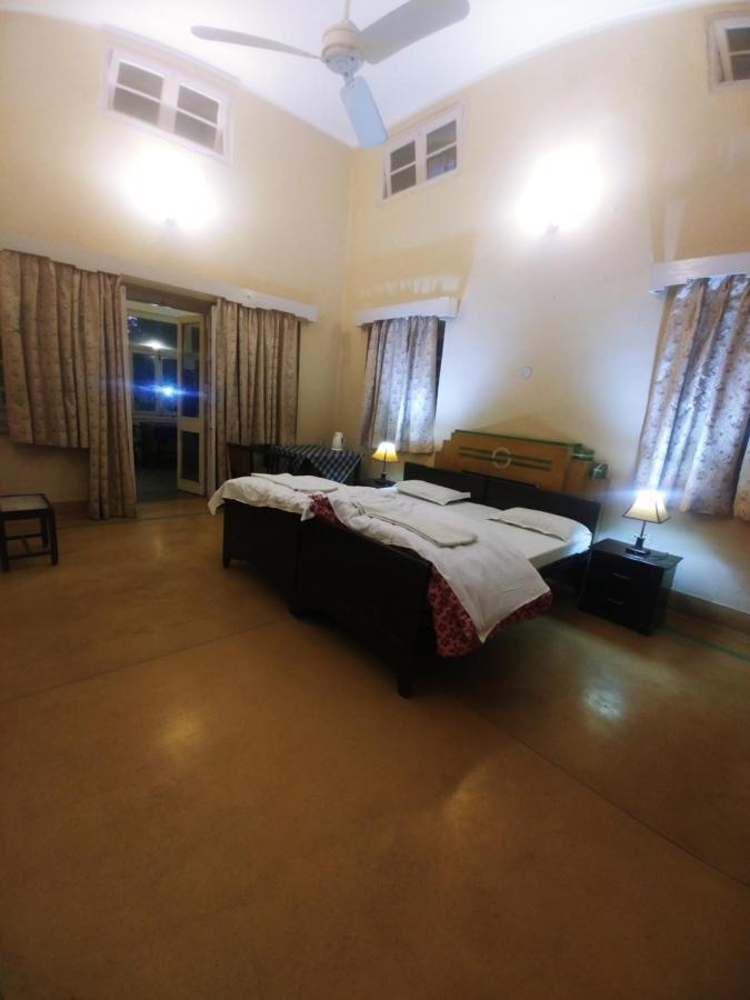 Hotel White House Dehradun Zewnętrze zdjęcie