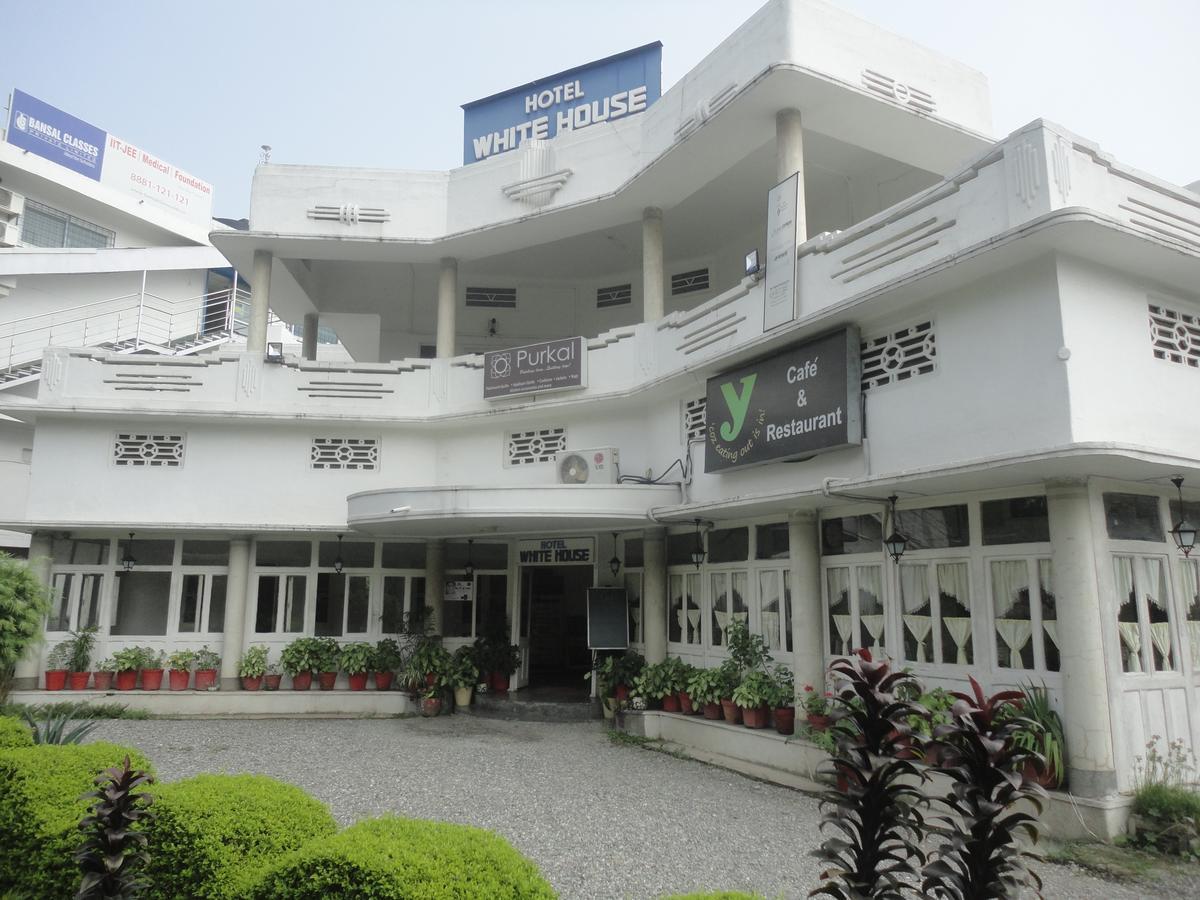 Hotel White House Dehradun Zewnętrze zdjęcie