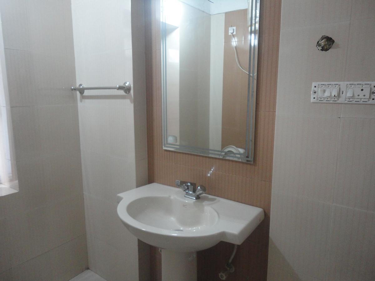 Hotel White House Dehradun Zewnętrze zdjęcie