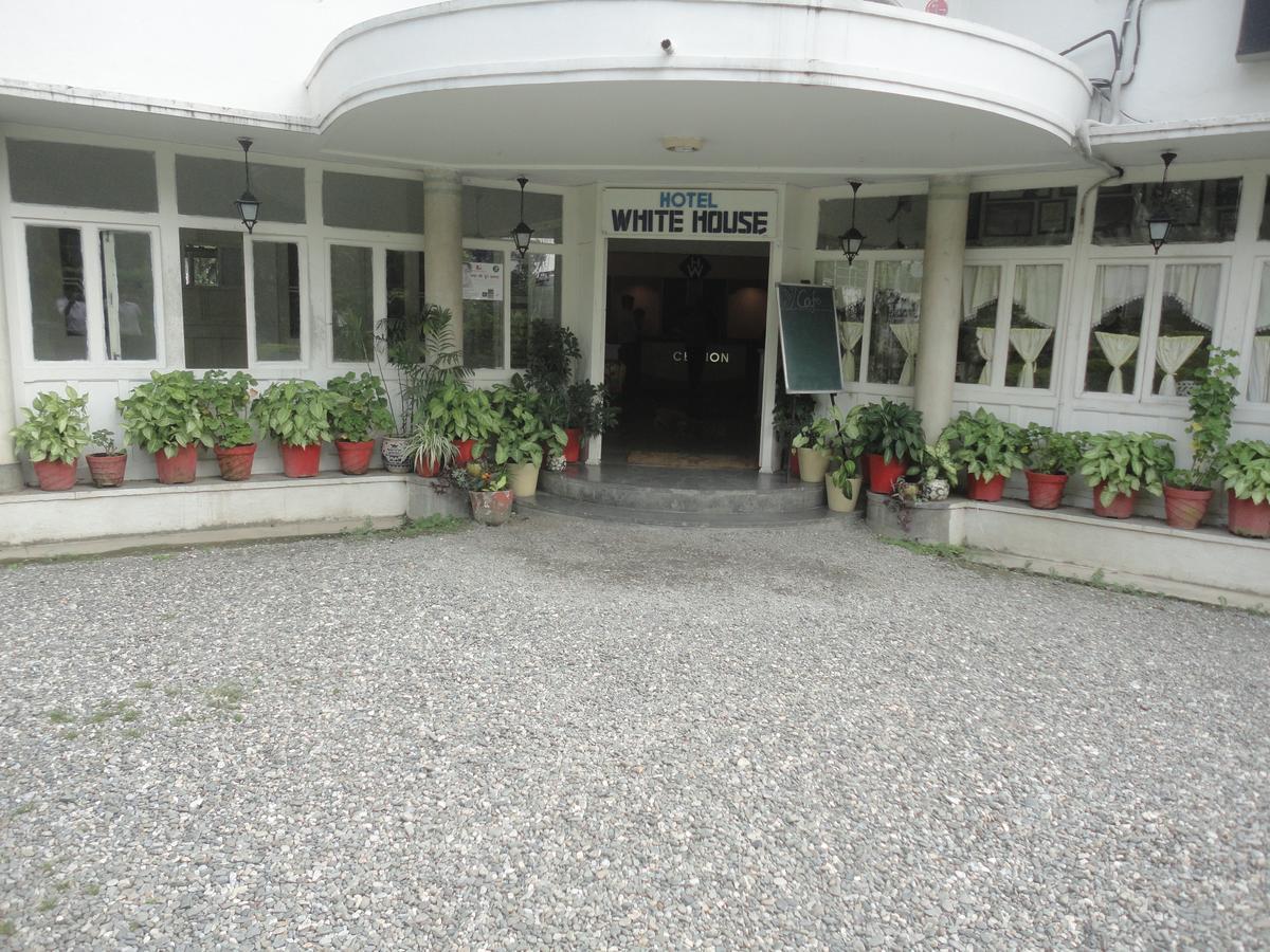 Hotel White House Dehradun Zewnętrze zdjęcie